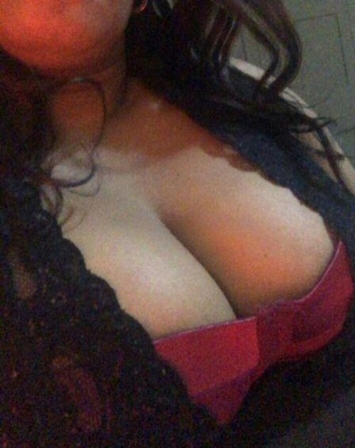3533240885 Giovane massaggiatrice massima discrezione