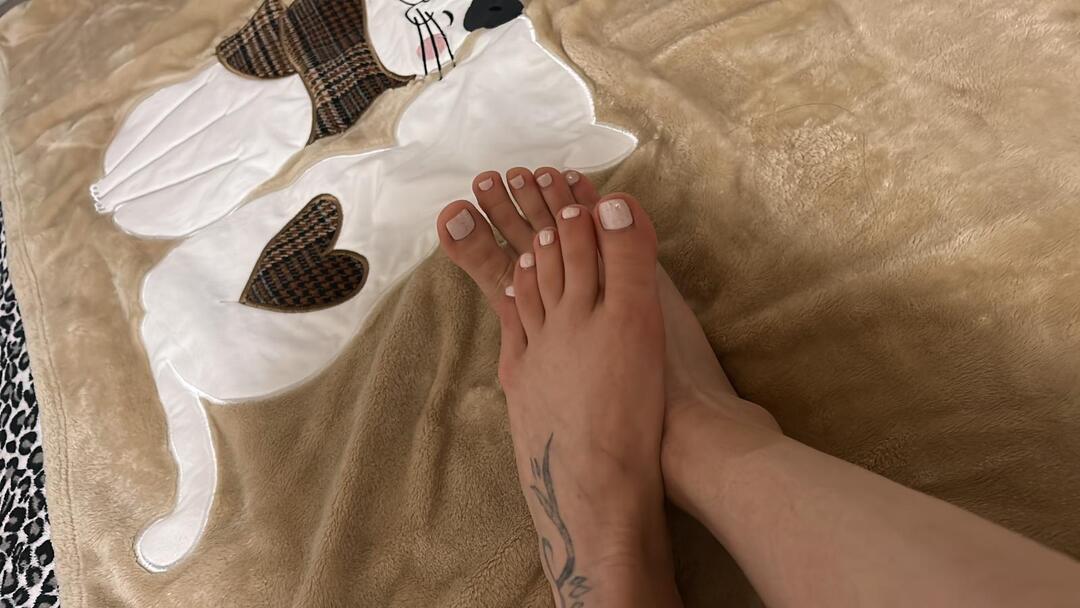 3755334340 MISTRESS ATREZZATA! STRAPON E TANTO ALTRO. Ma Puoi scoparmi anche in tutte le posizioni  LATO B ! Piedi stupendi ogni fantasia! Un bacio LINA ❤69